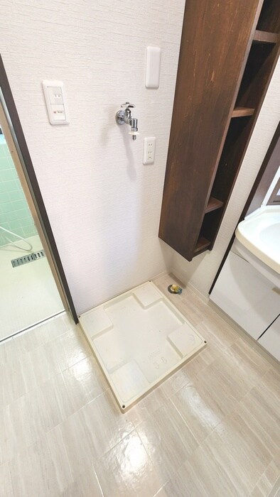 物件内観写真12　(洗濯機置場)