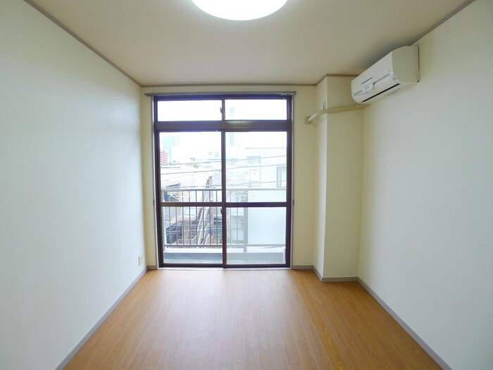 物件内観写真8　(居室)