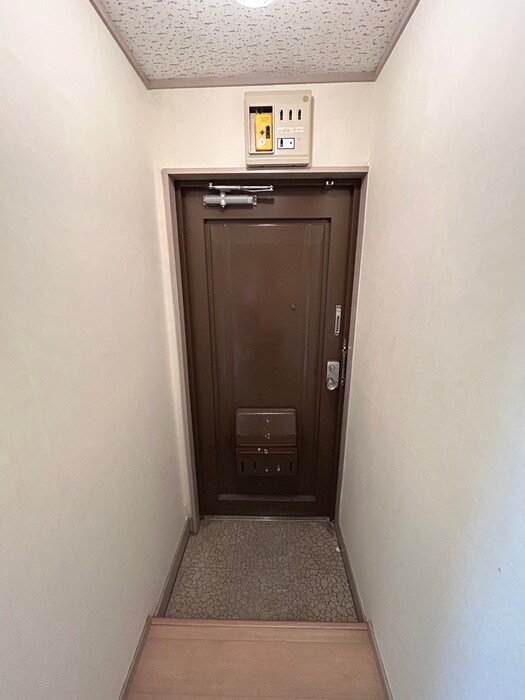 物件内観写真19　(玄関)