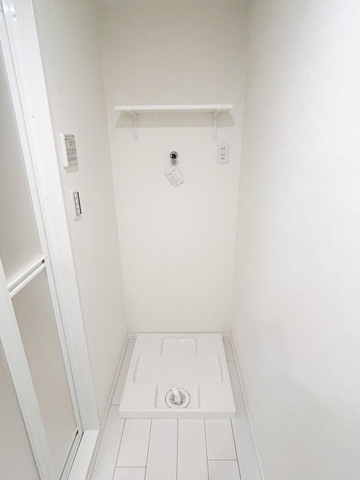 物件内観写真12　(洗濯機置場)