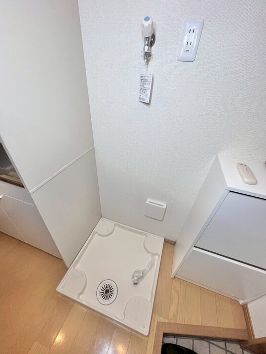 物件内観写真12　(洗濯機置場)