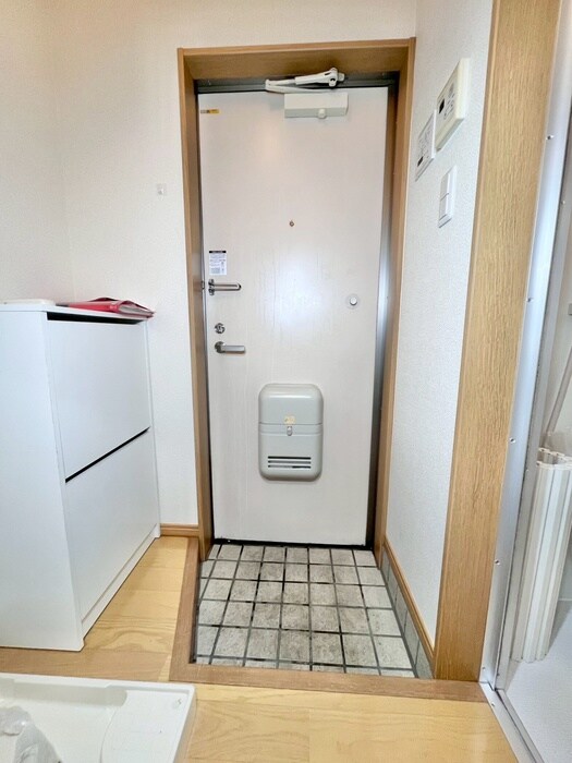 物件内観写真15　(玄関)