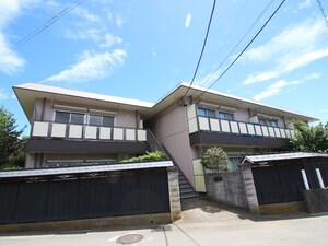 ヴィラガ－デン外観写真