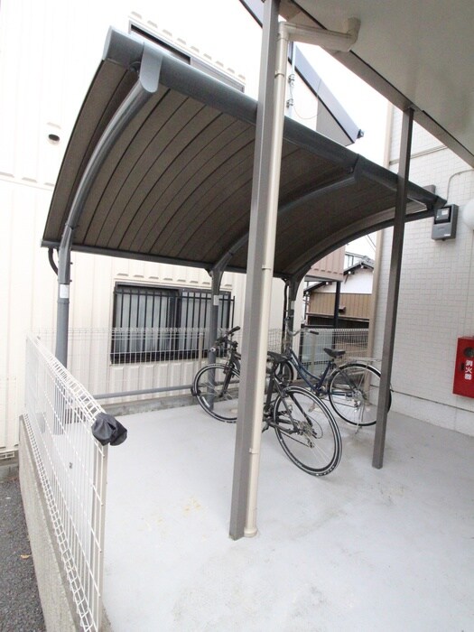 物件外観写真5　(駐輪場)