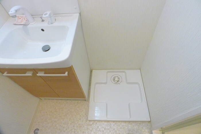 物件内観写真12　(洗濯機置場)