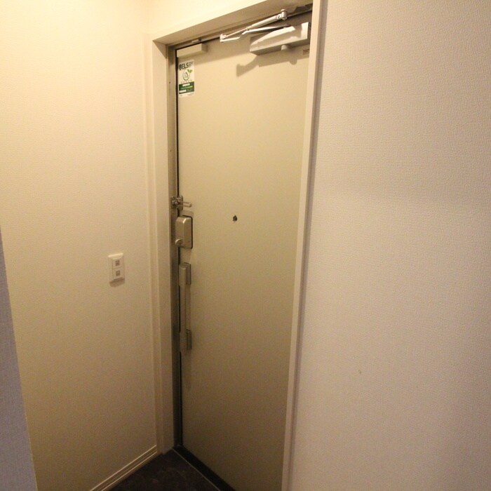 物件内観写真17　(玄関)