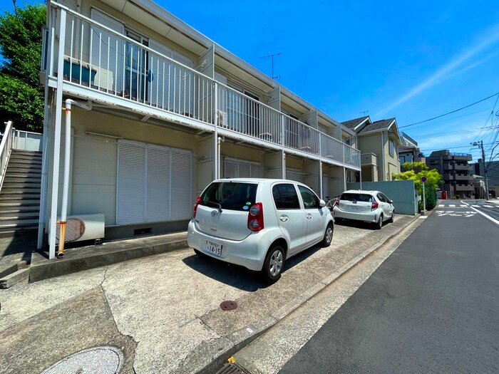 物件外観写真4　(駐車場)