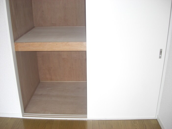 物件内観写真10　(収納)