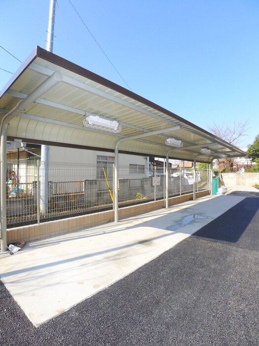 物件外観写真2　(駐輪場)