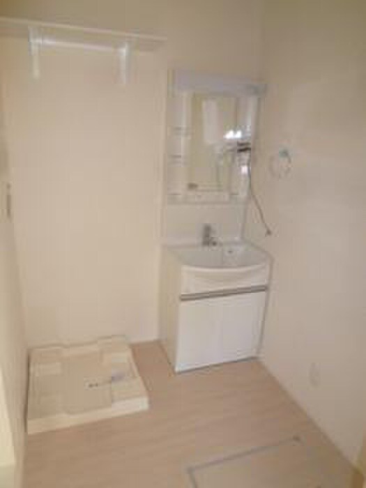 物件内観写真13　(洗濯機置場)