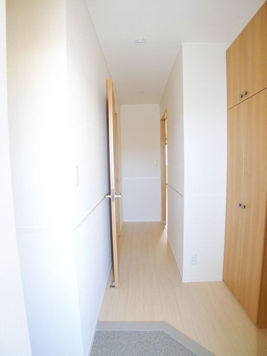 物件内観写真14　(玄関)