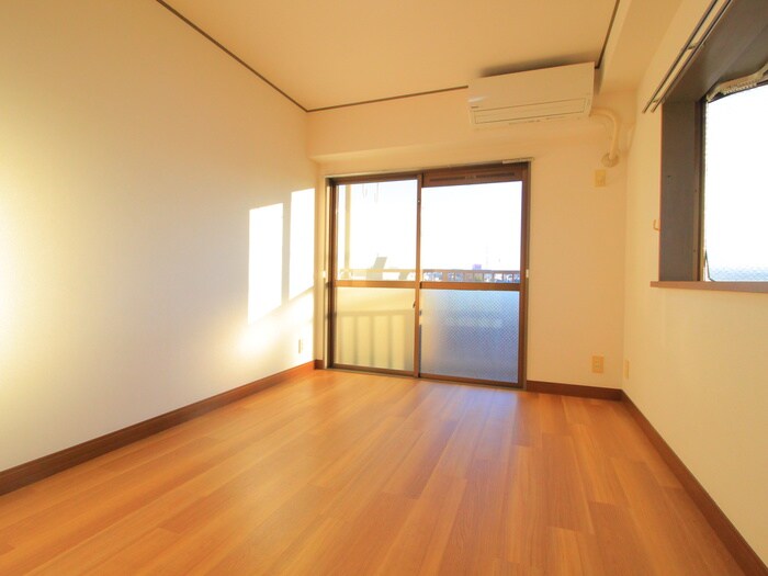 物件内観写真4　(居室)