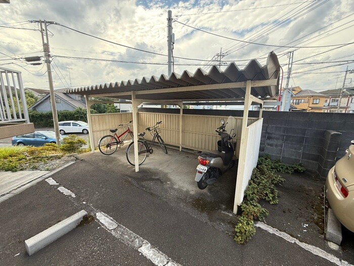 物件外観写真4　(駐輪場)