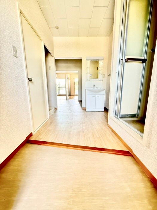 物件内観写真21　(玄関)