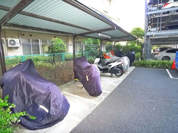 バイク置き場