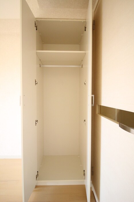 物件内観写真12　(収納)