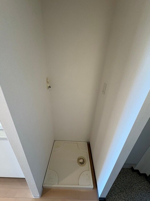 物件内観写真12　(洗濯機置場)