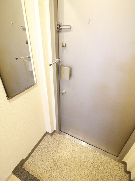 物件内観写真14　(玄関)