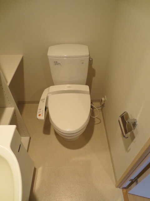 物件内観写真14　(トイレ)