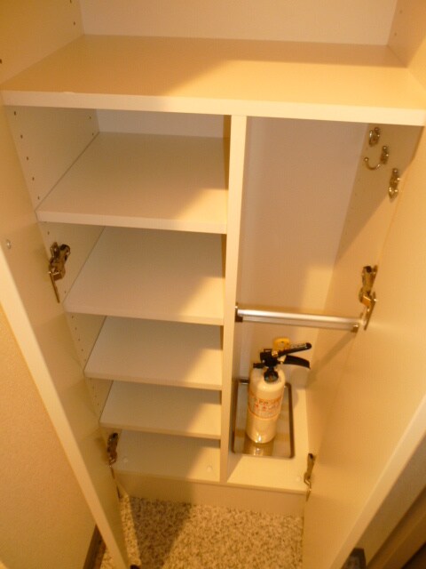 物件内観写真15　(靴箱)