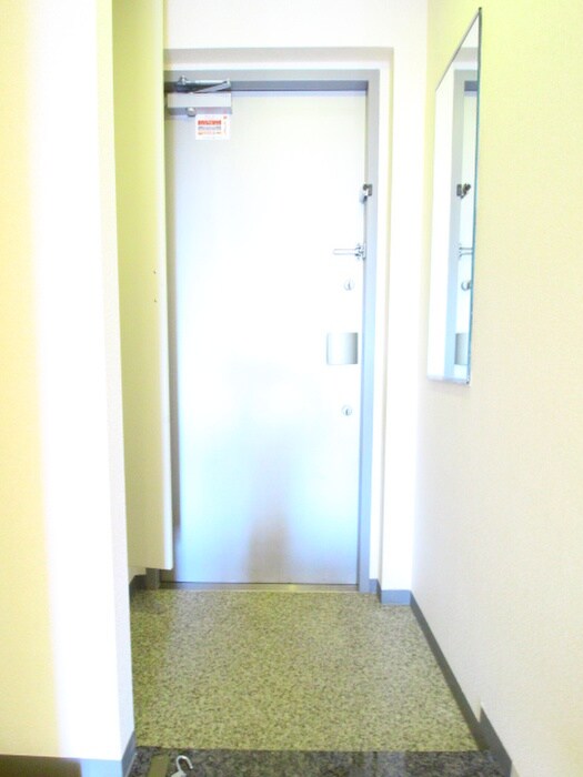 物件内観写真15　(玄関)