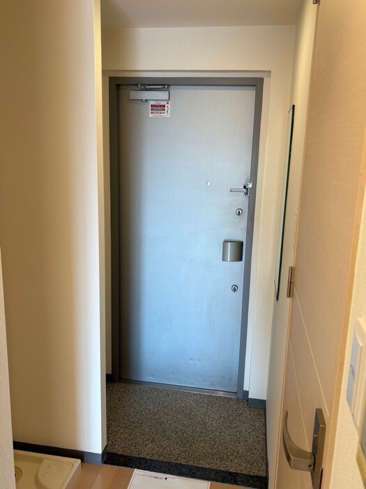 物件内観写真15　(玄関)