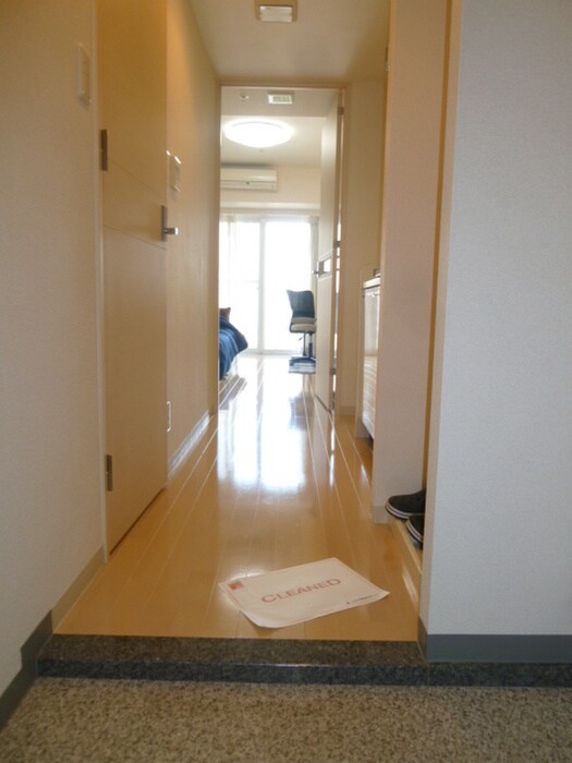 物件内観写真16　(廊下)