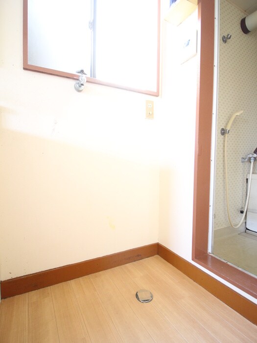 物件内観写真15　(洗濯機置場)