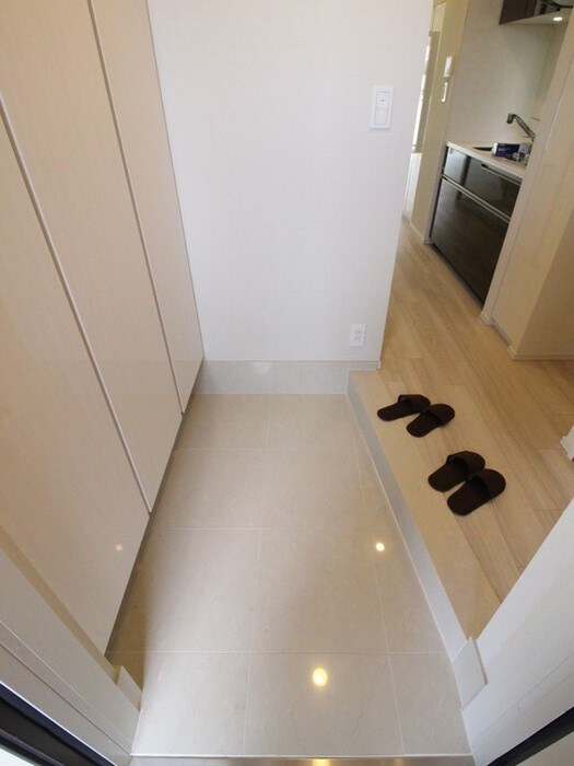 物件内観写真7　(玄関)