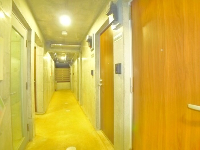 物件外観写真5　(エントランス部分)