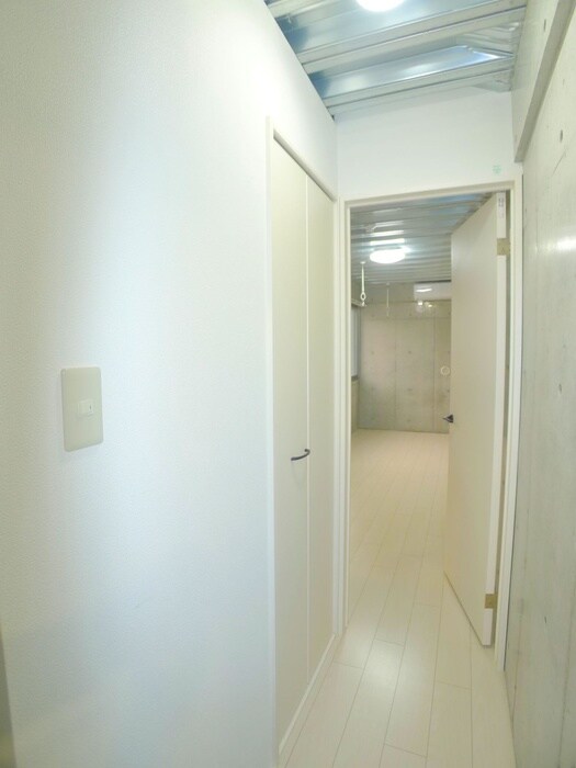 物件内観写真15　(廊下)