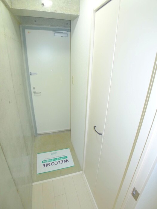 物件内観写真16　(玄関)