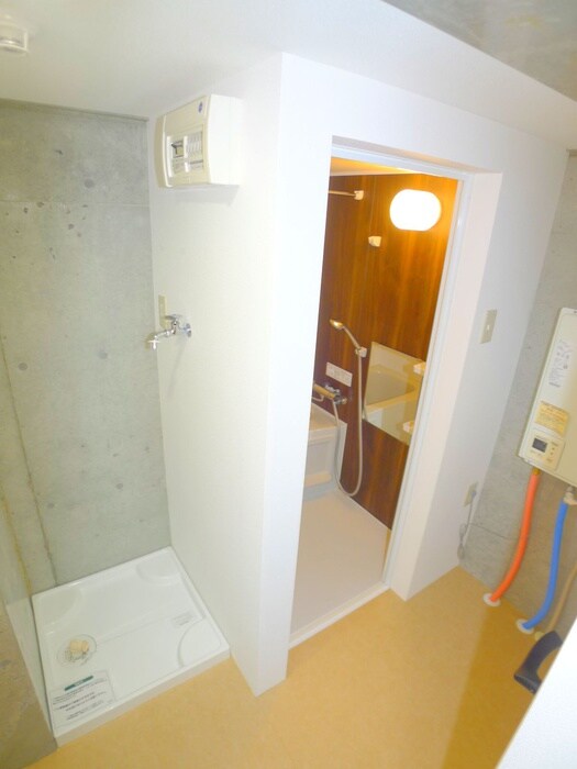 物件内観写真18　(洗濯機置場)