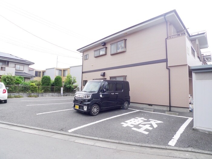 物件外観写真2　(駐車場)