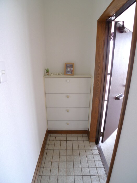 物件内観写真14　(玄関)