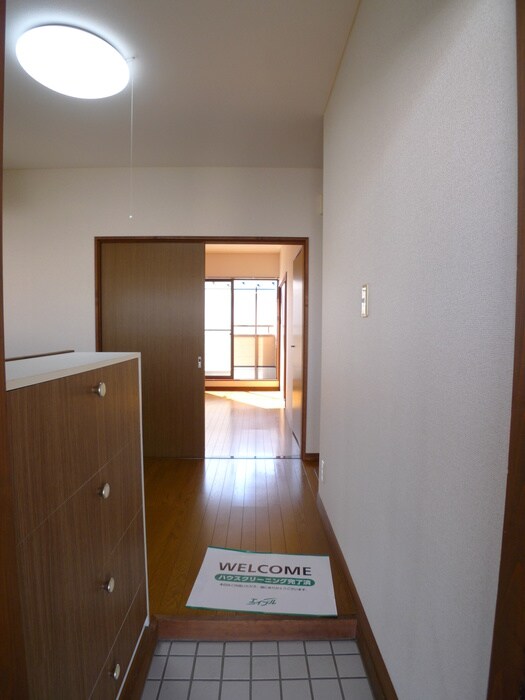 物件内観写真14　(玄関)