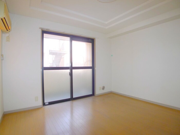 物件内観写真9　(室内からの展望)