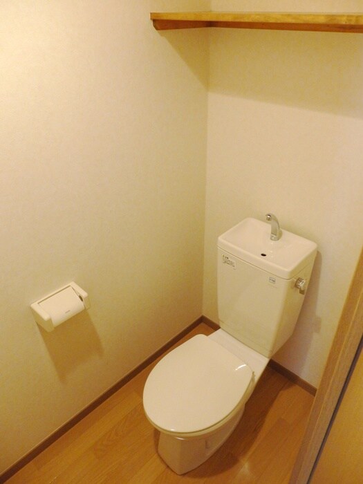 物件内観写真16　(トイレ)