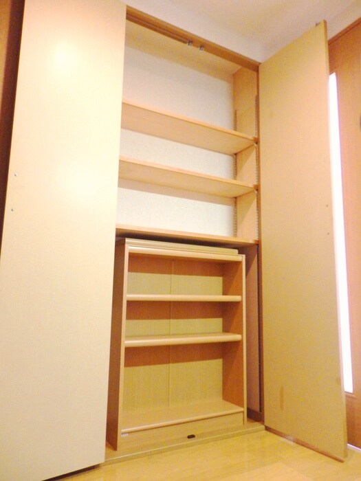 物件内観写真18　(収納)