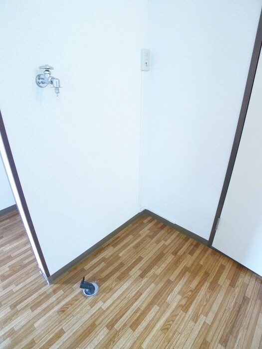 物件内観写真17　(洗濯機置場)