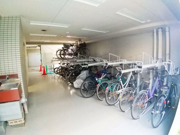 物件外観写真6　(駐輪場)