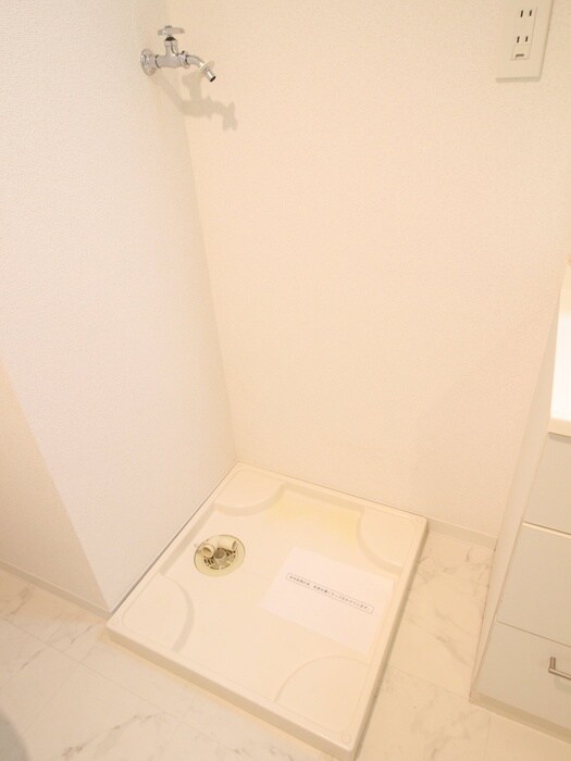 物件内観写真15　(洗濯機置場)