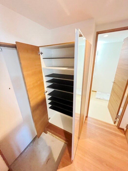 物件内観写真17　(靴箱)