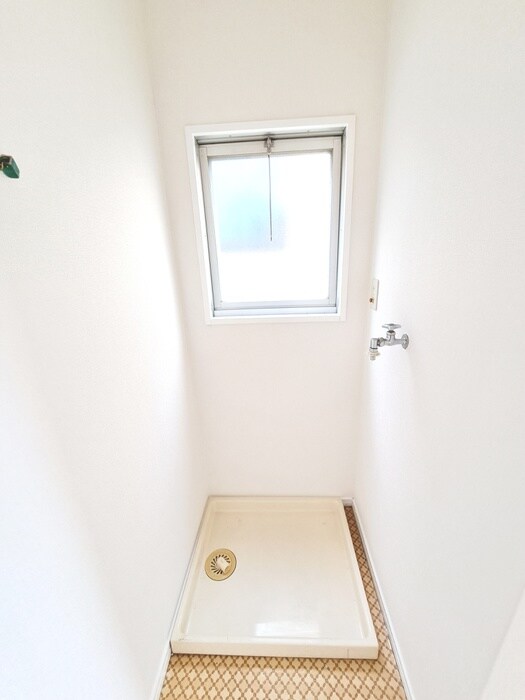 物件内観写真14　(洗濯機置場)