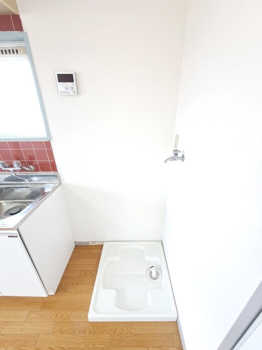 物件内観写真15　(洗濯機置場)