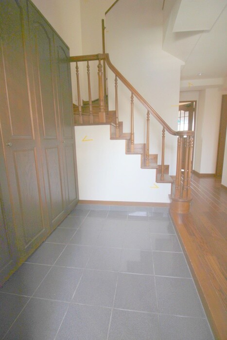 物件内観写真16　(玄関)