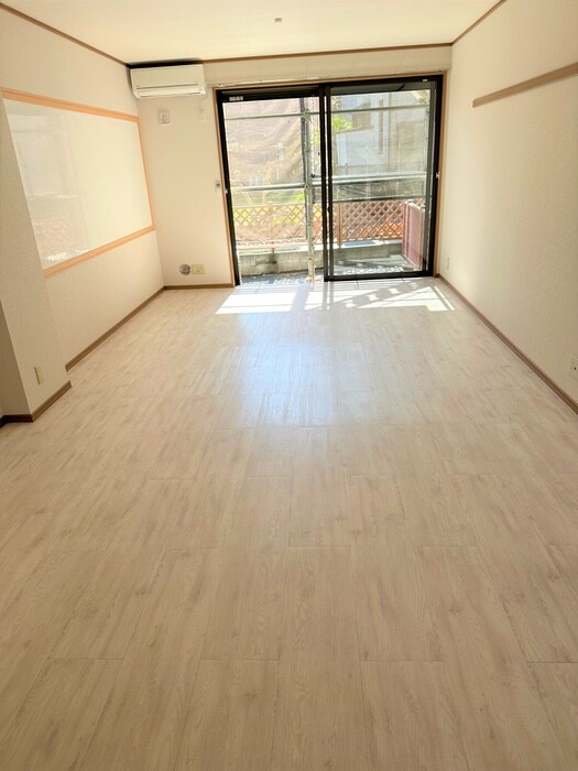 物件内観写真4　(居室)