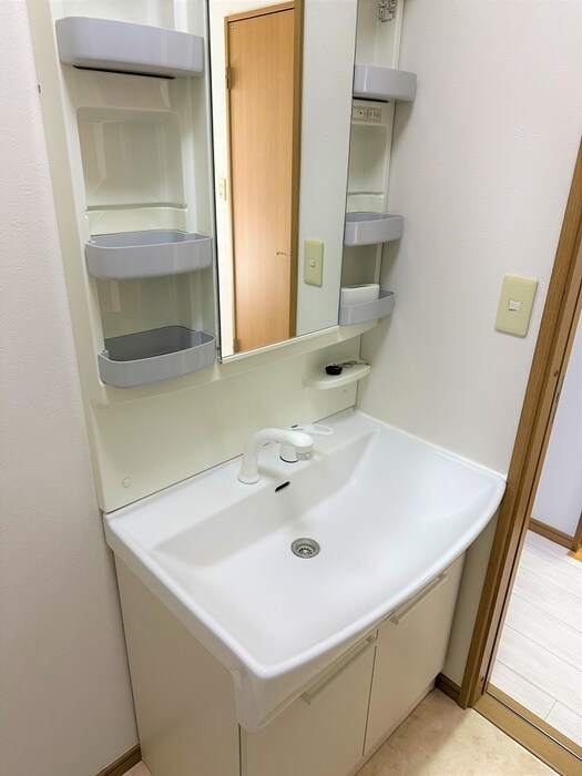 物件内観写真8　(洗面)