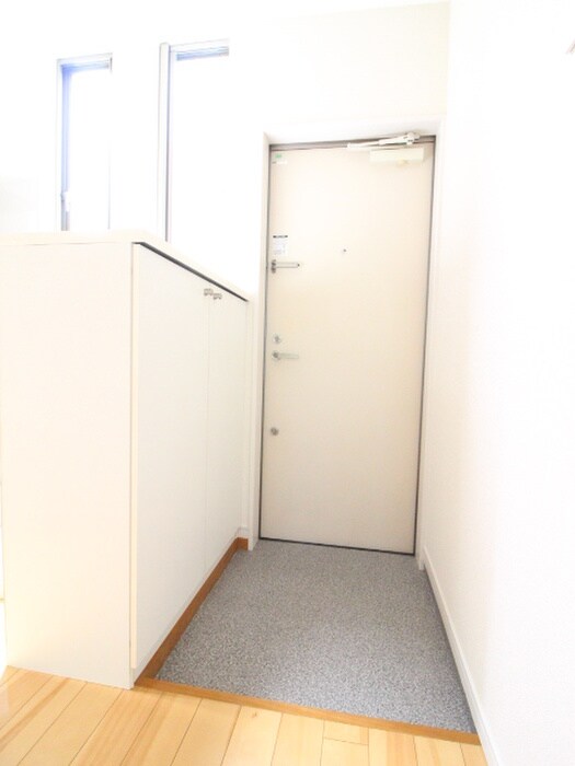 物件内観写真17　(玄関)