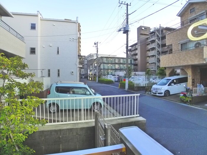 物件内観写真17　(室内からの展望)